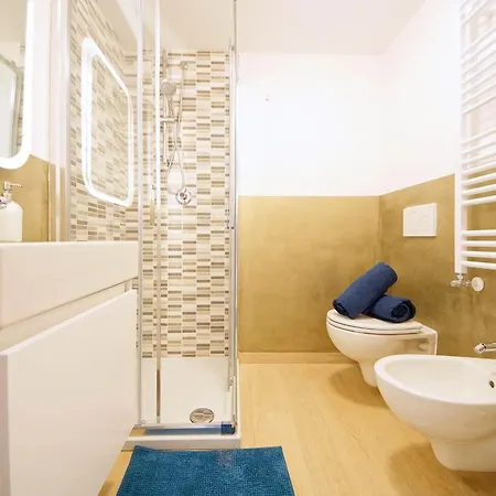 Calle De Le Tre Crose